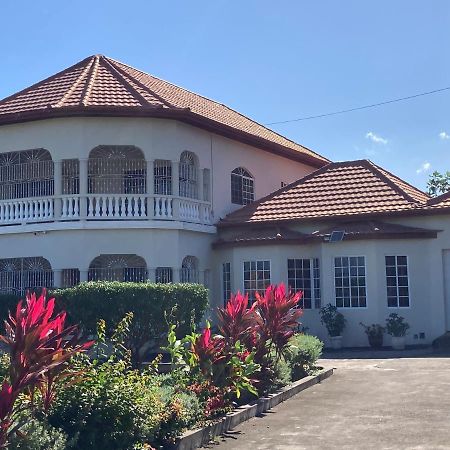 Pearlieron Place Runaway Bay Ngoại thất bức ảnh
