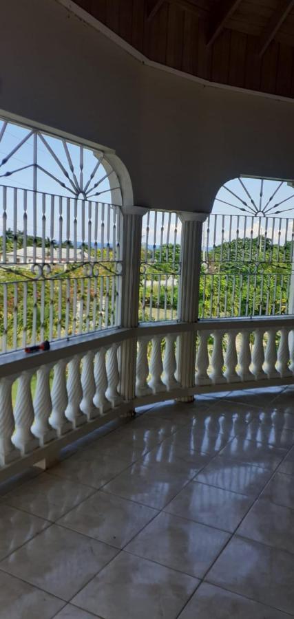 Pearlieron Place Runaway Bay Ngoại thất bức ảnh