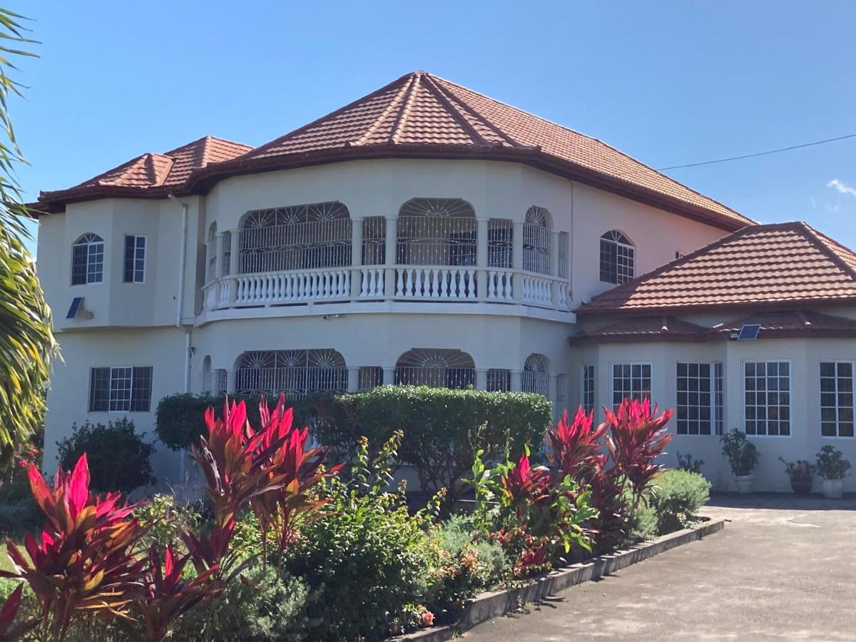 Pearlieron Place Runaway Bay Ngoại thất bức ảnh