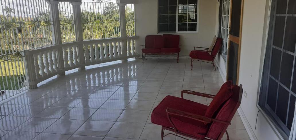 Pearlieron Place Runaway Bay Ngoại thất bức ảnh