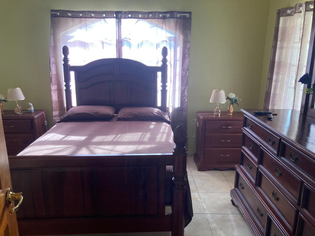 Pearlieron Place Runaway Bay Ngoại thất bức ảnh