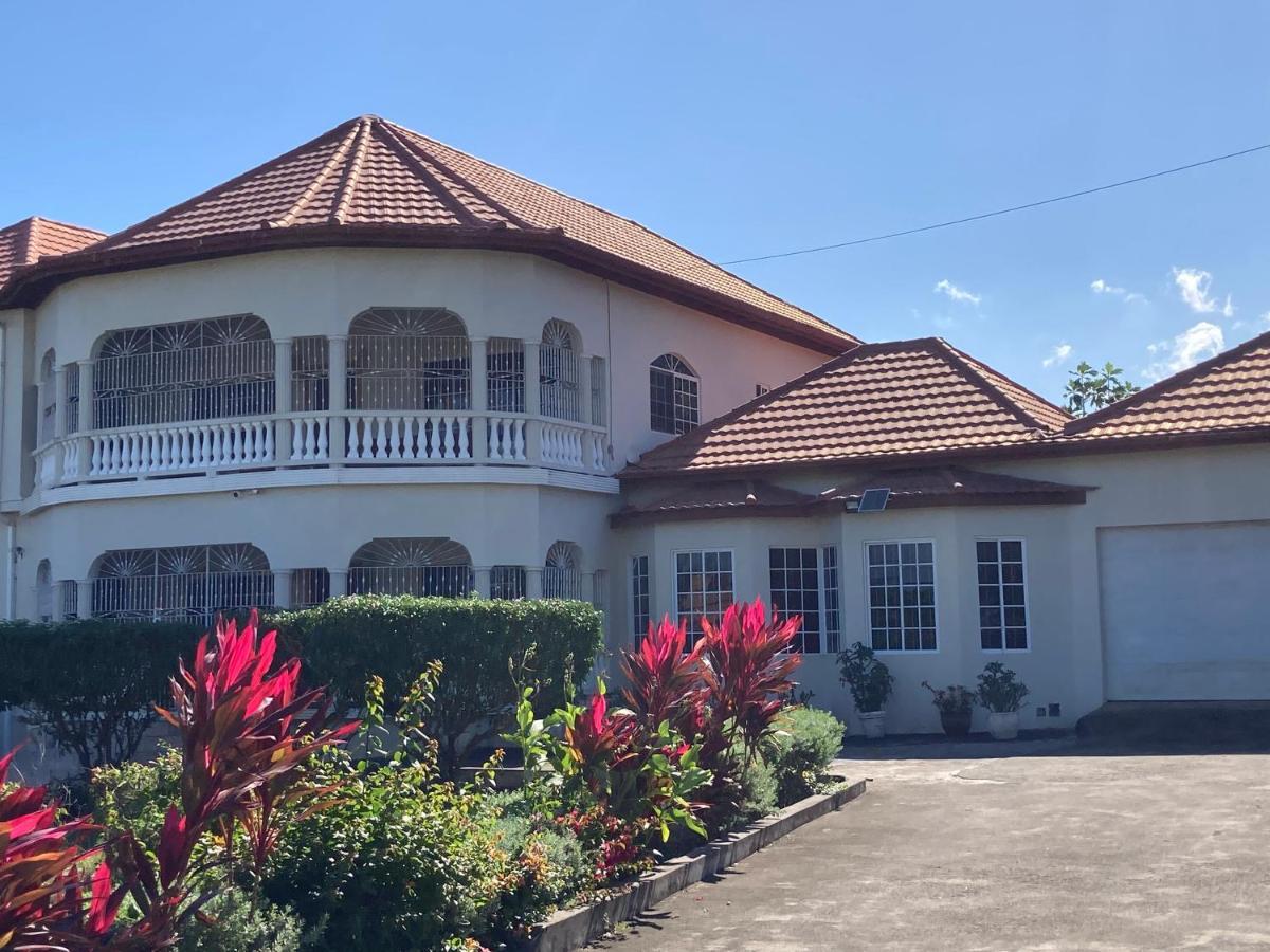 Pearlieron Place Runaway Bay Ngoại thất bức ảnh