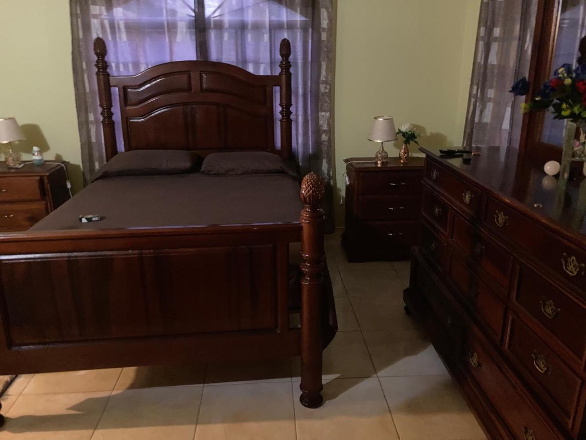 Pearlieron Place Runaway Bay Ngoại thất bức ảnh